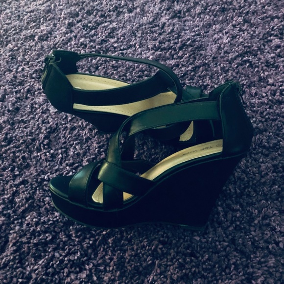 LIQUIDATING Black Size 8 Platform Sandals TOP MODA Zippers - Picture 9 of 9